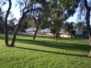 Brookside Budget Accommodation and Chalets